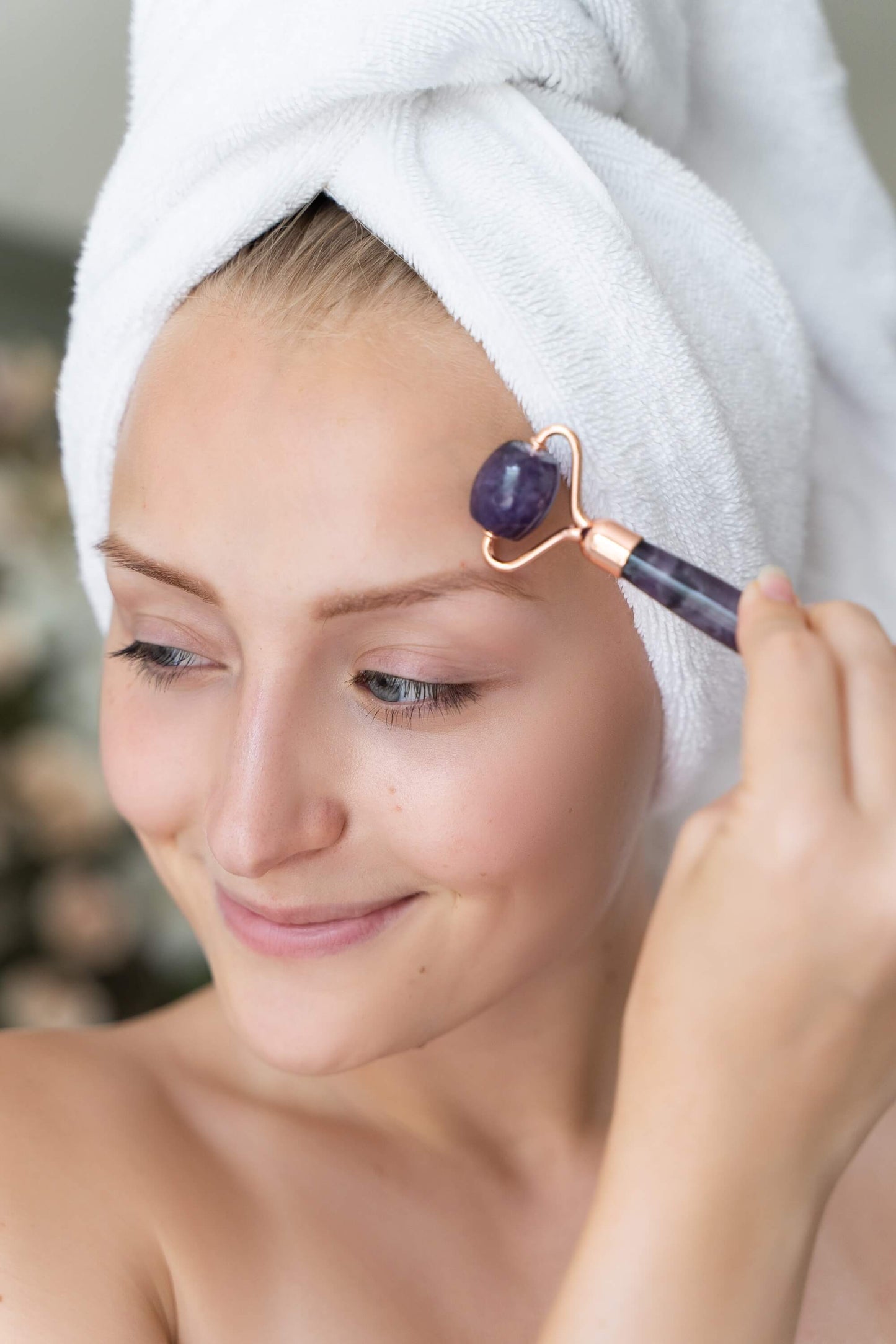 amethyst facial roller amethyst face roller for women amethyst jade roller beauty gemstone face roller jade roller for face facial roller massager crystal facial roller crystal face roller amethyst roller for depuffing gemstone amethyst face roller